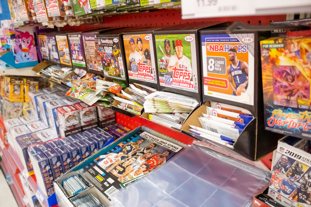 20 Sport/Collectible Trading Card Display Case Cabinet